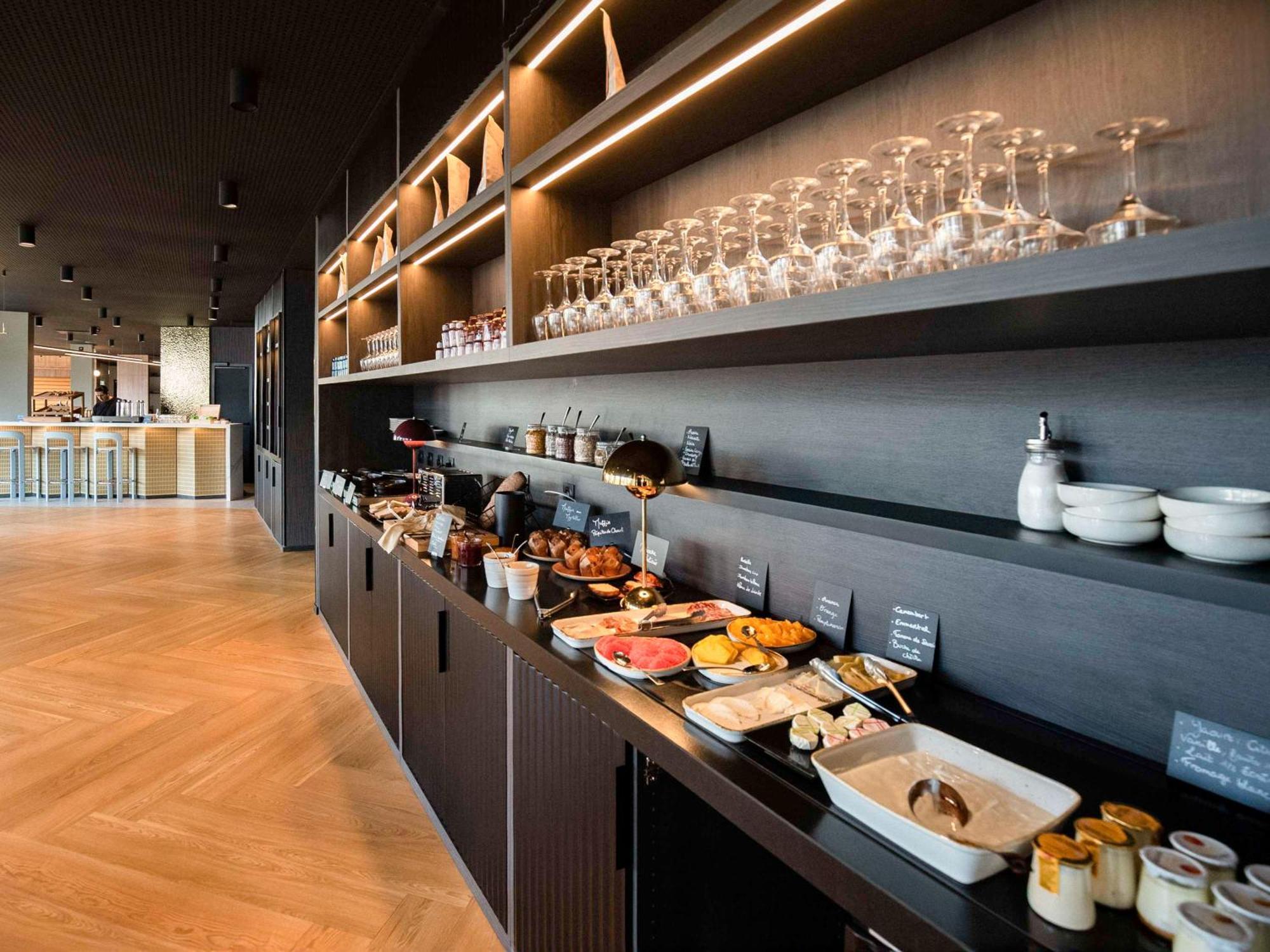Отель Tribe Lyon Croix Rousse Экстерьер фото